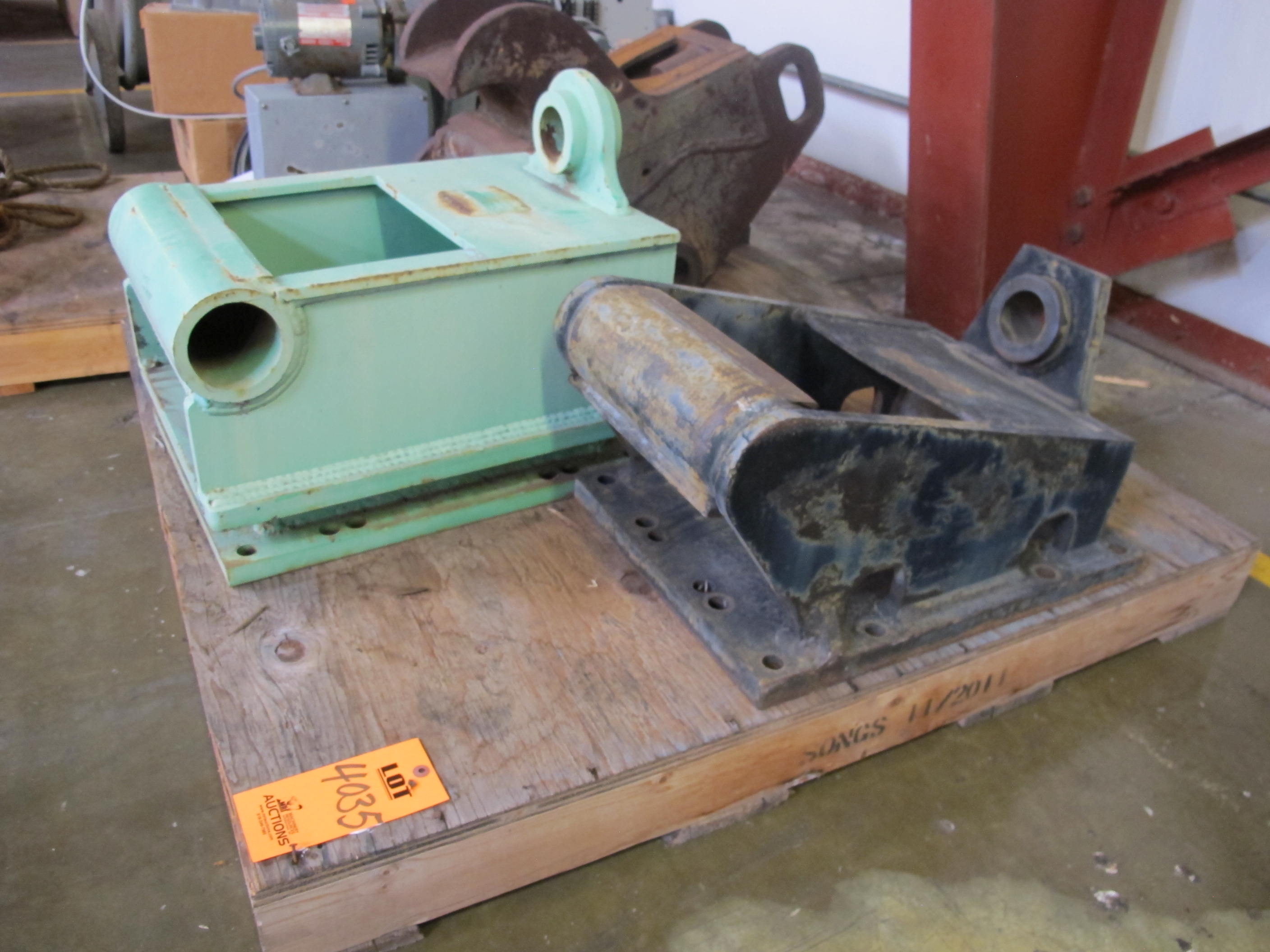 BACK HOE BUCKET ATTACHMENTS. LOADING & HANDLING FEE $15-4035